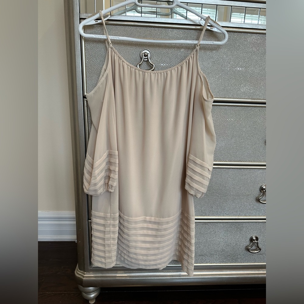 Bebe Dress - Picture 2 of 7